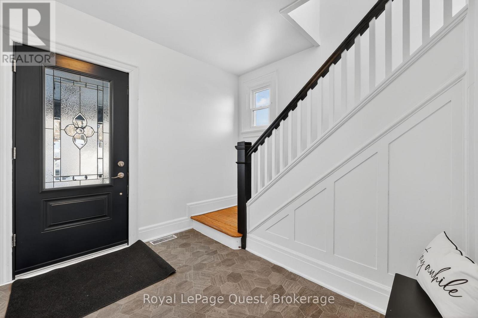 109 BRANT STREET E - 5