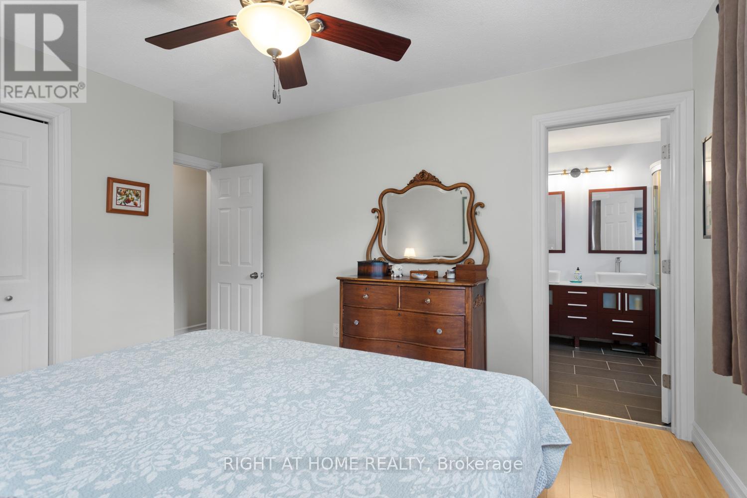 Primary bedroom has a 4 piece ensuite bath