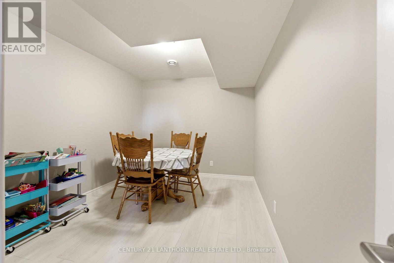 25 COBBLESTONE STREET — photo 33