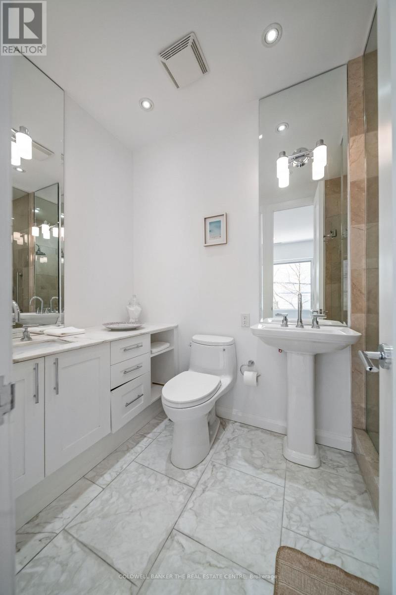 #206 447 WALMER ROAD - 30