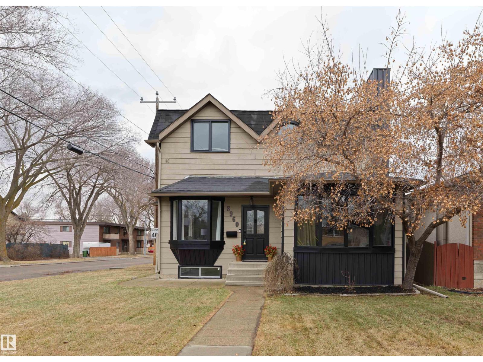 8960 77 AV NW, Edmonton