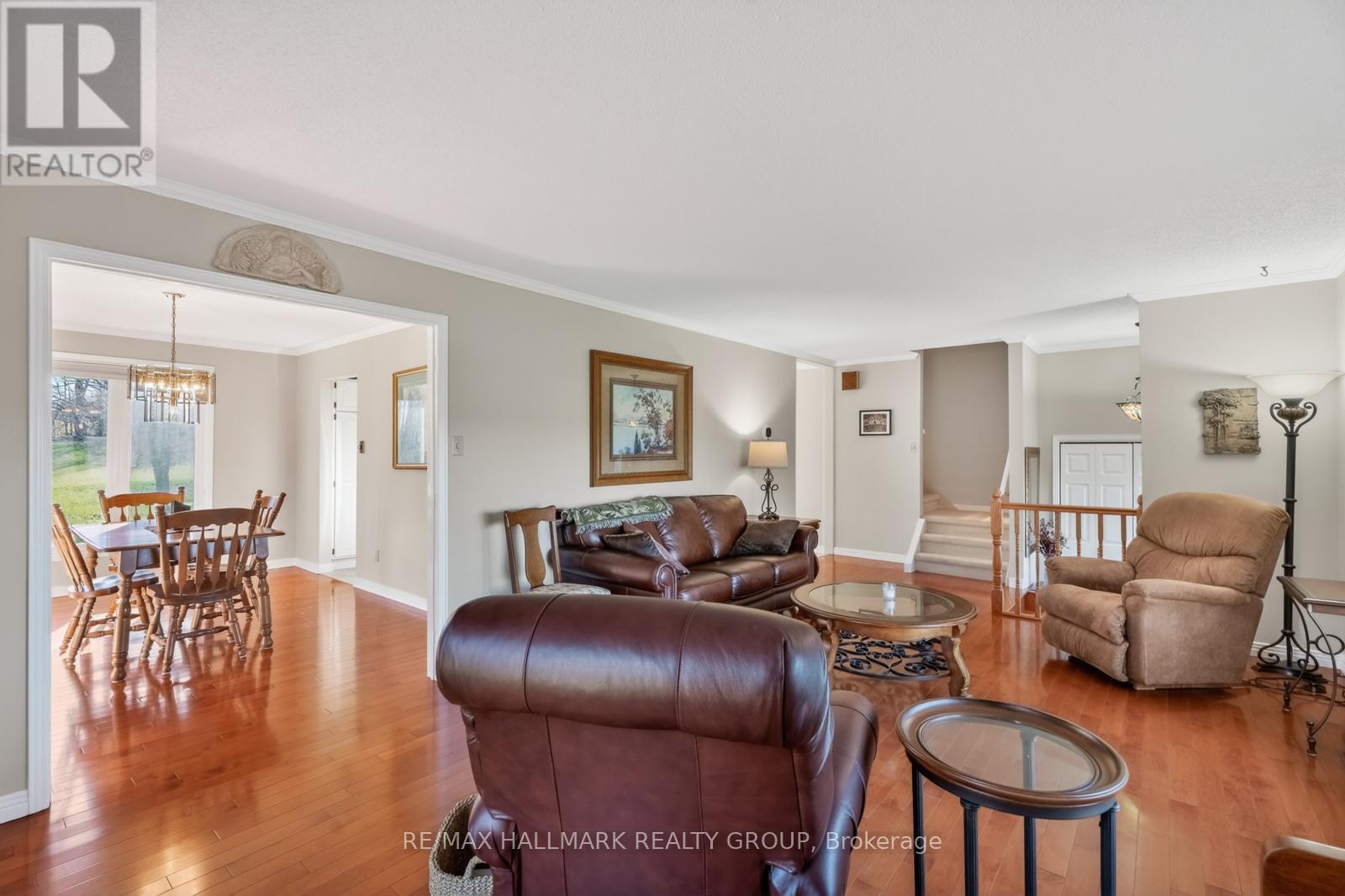 1376 MACDONALD ROAD - 10