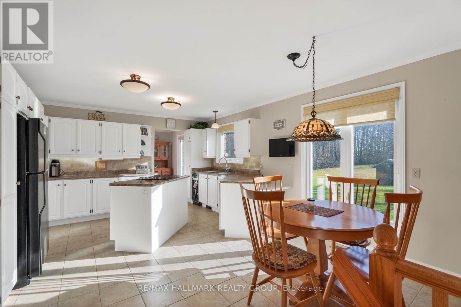 1376 MACDONALD ROAD - 13
