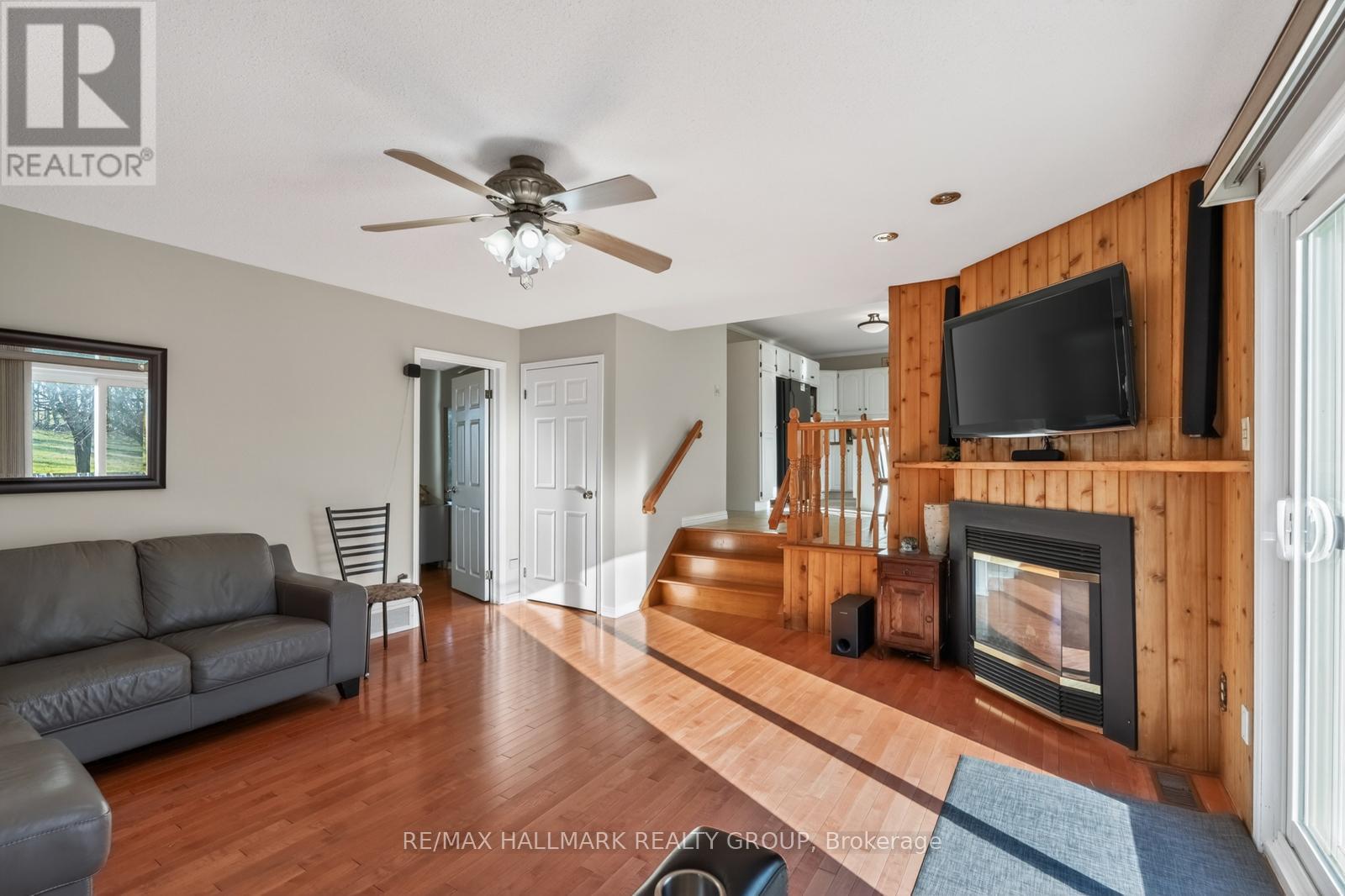 1376 MACDONALD ROAD - 14