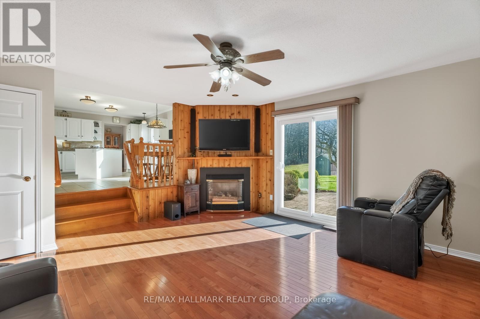 1376 MACDONALD ROAD - 15