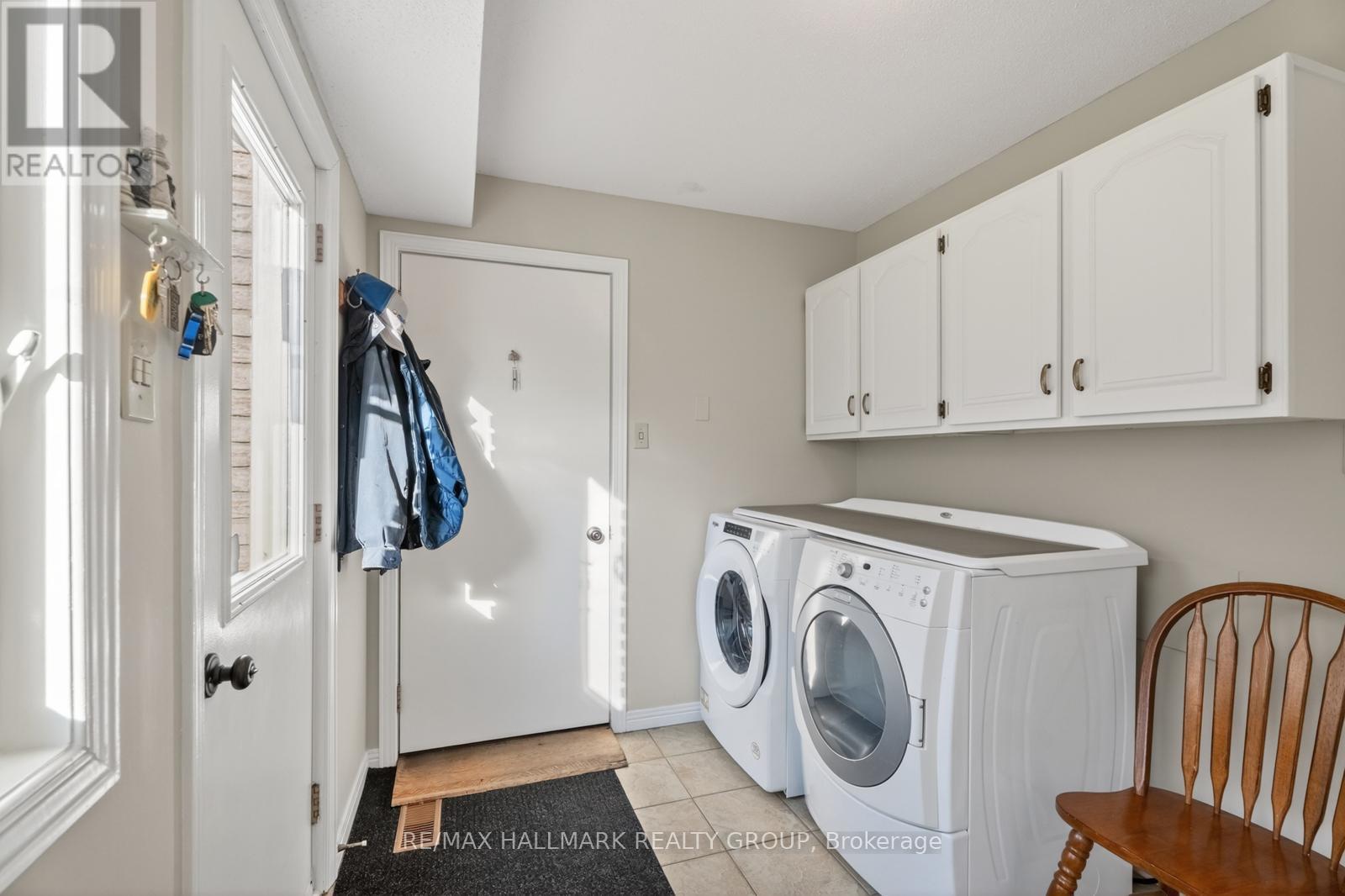 1376 MACDONALD ROAD - 18