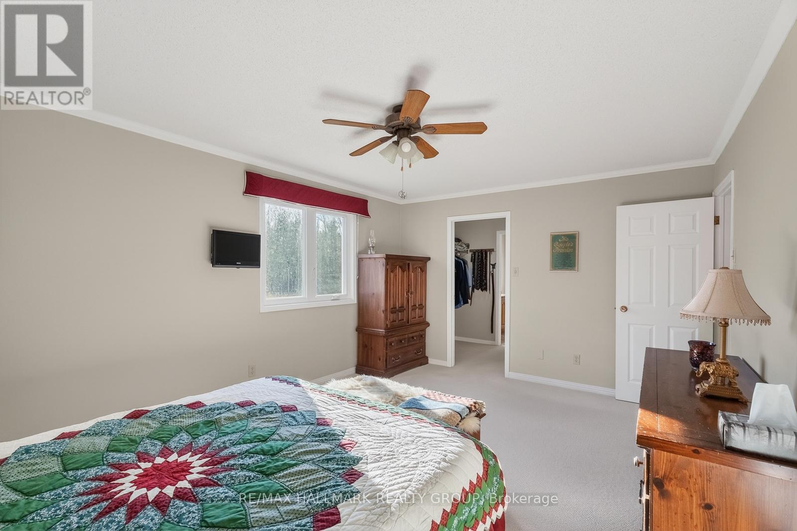 1376 MACDONALD ROAD - 21