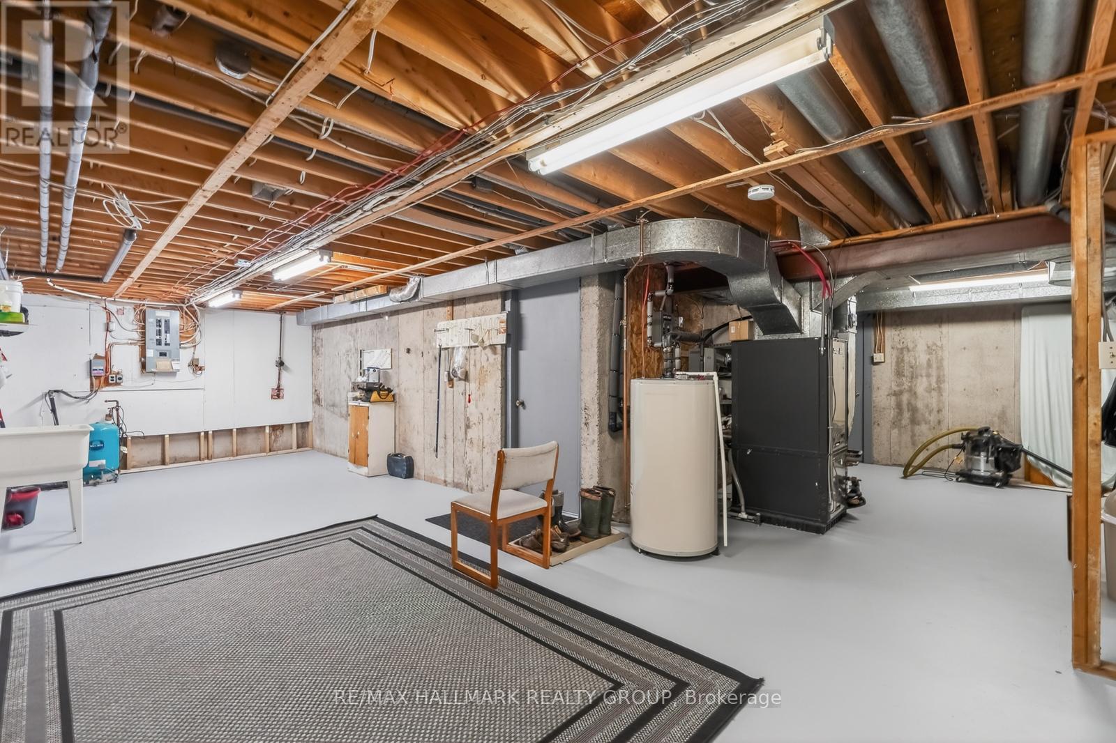 1376 MACDONALD ROAD - 36