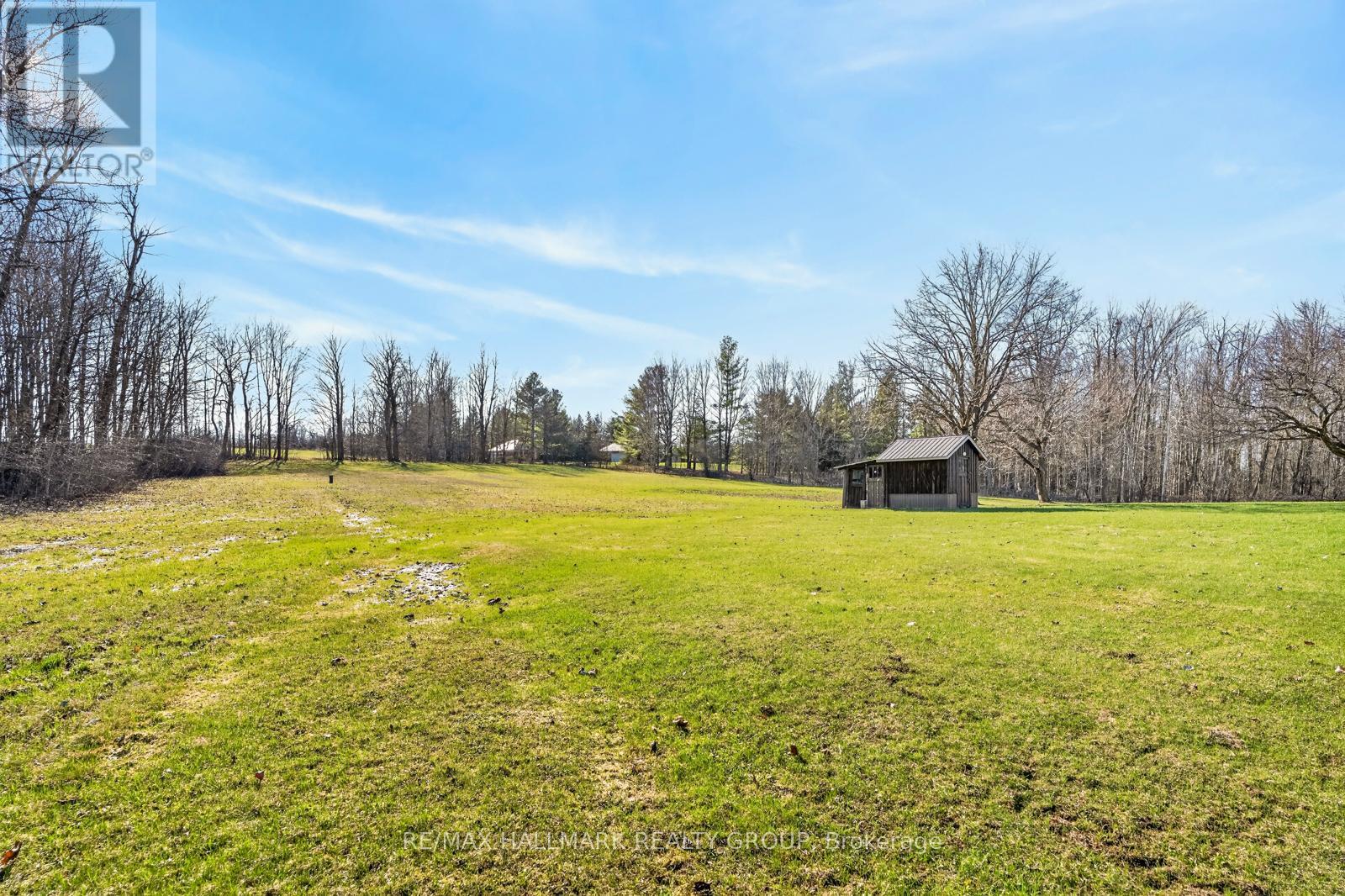 1376 MACDONALD ROAD - 43