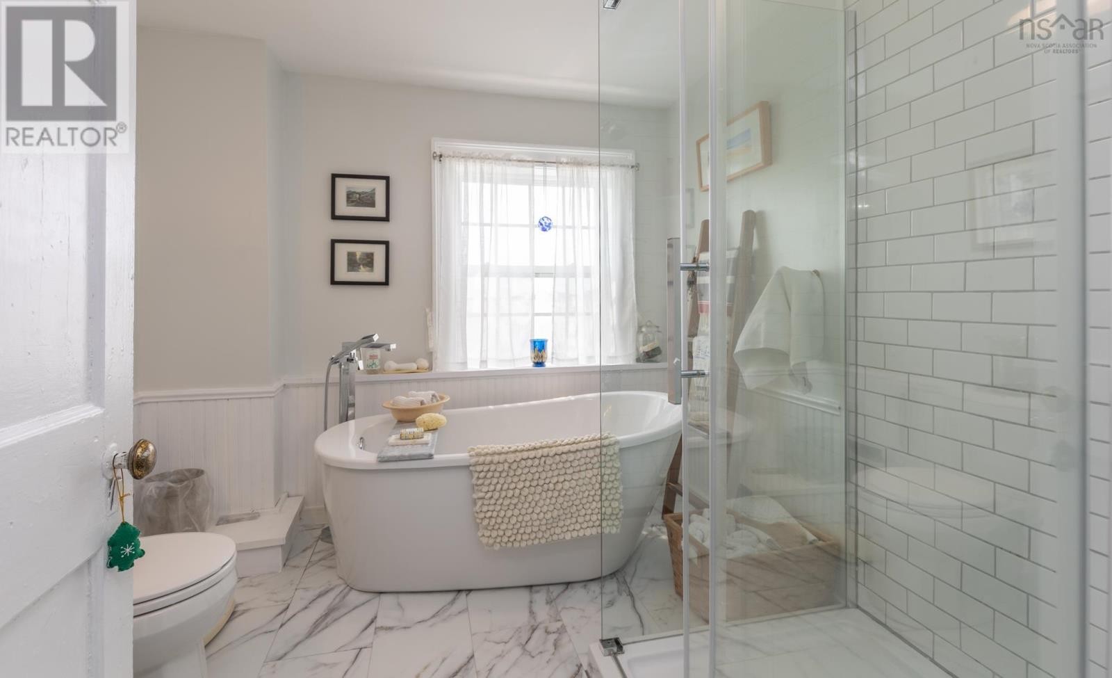 Property 26 of 48 of 4 Market Street