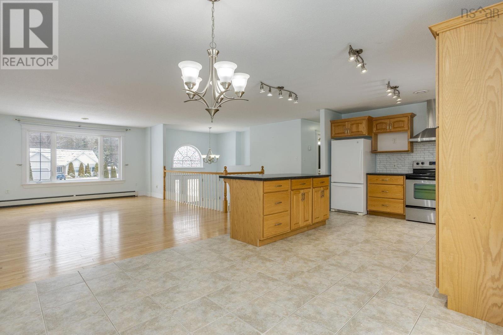 10 Cameron Drive — photo 11