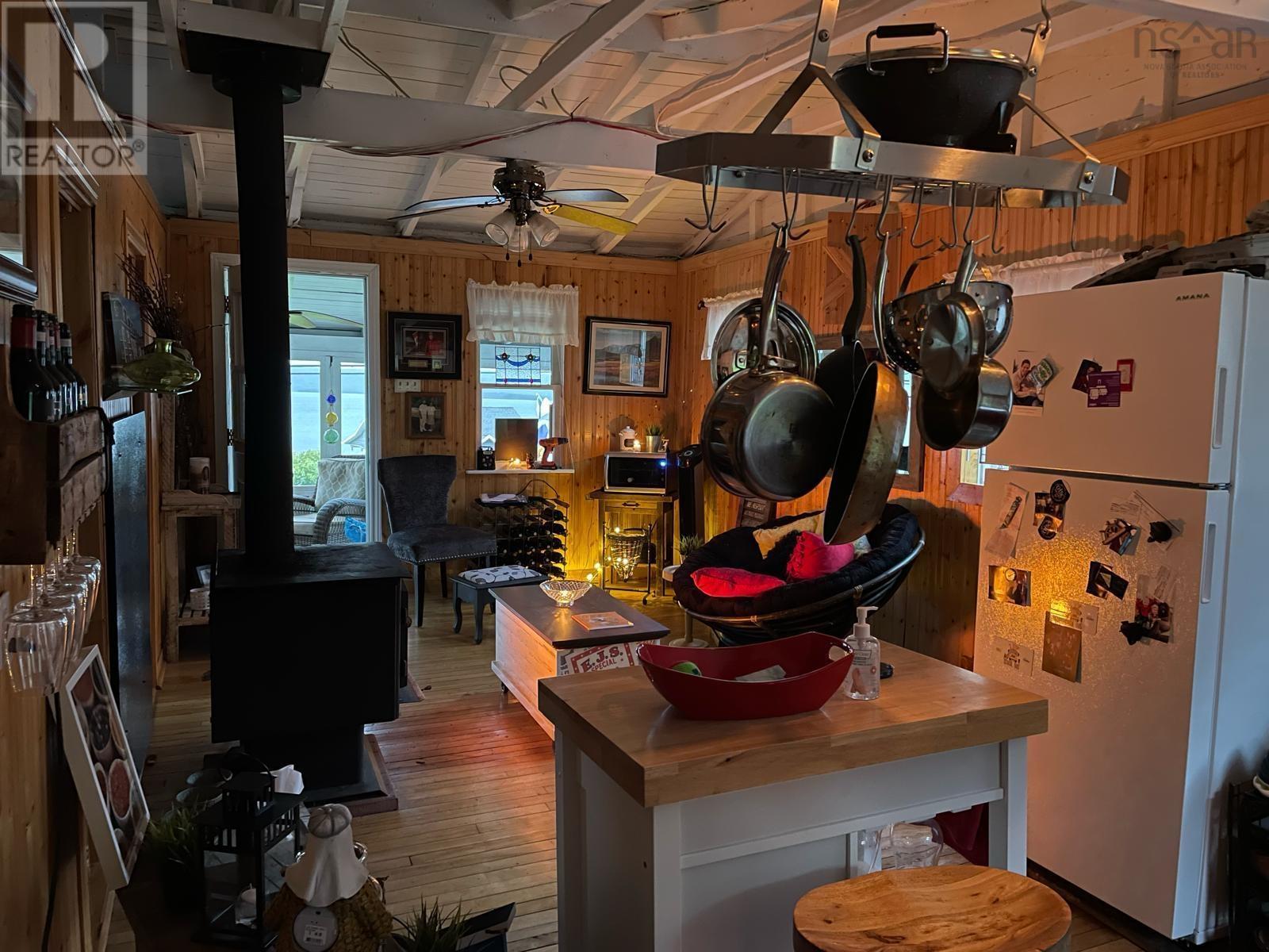 Property 5 of 20 of 7403 East Bay Highway