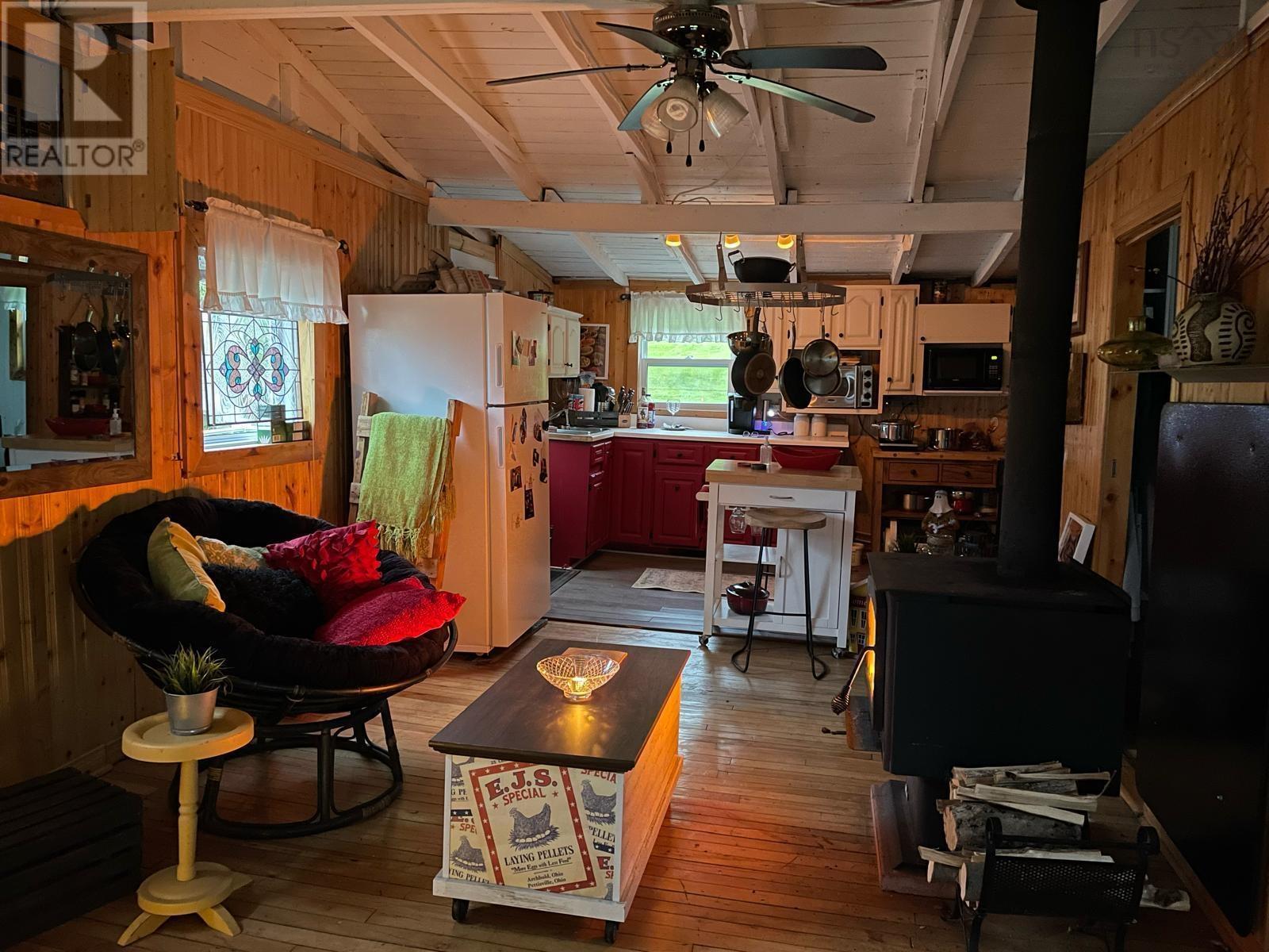 Property 4 of 20 of 7403 East Bay Highway