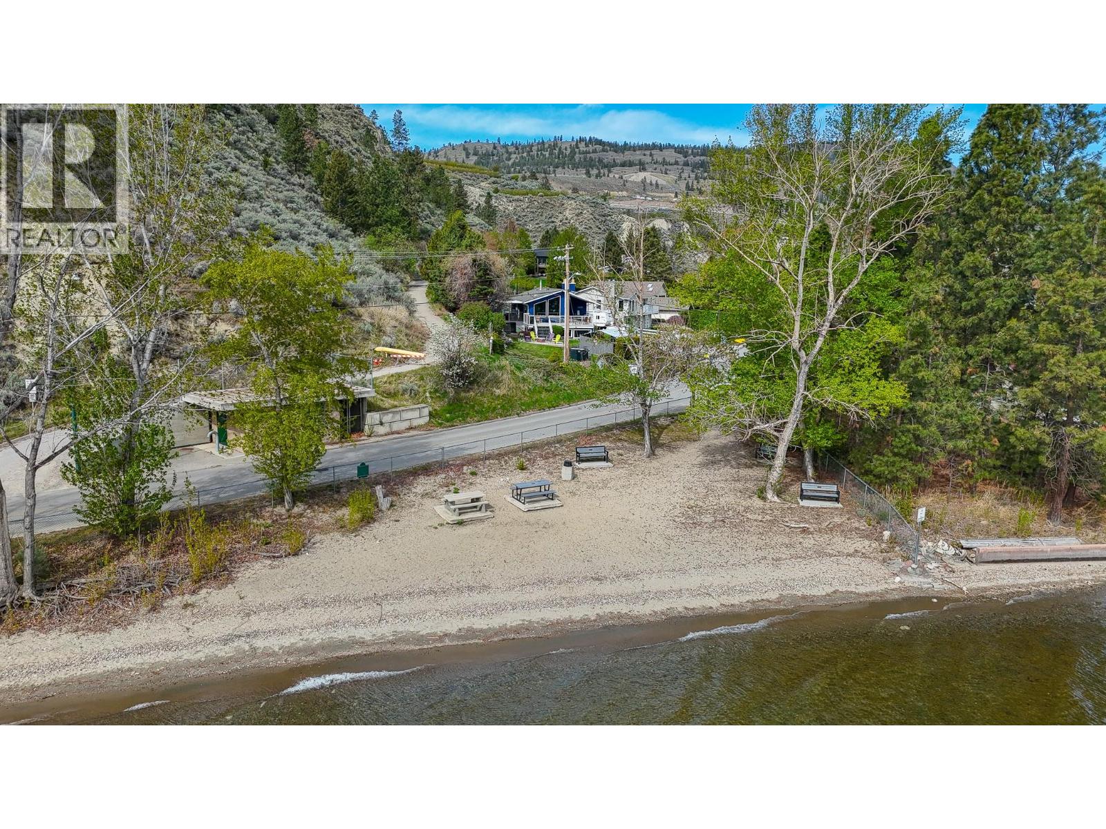 7315 HIGGIN Avenue, Summerland