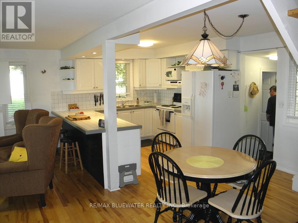 9714 LAKE ROAD - 18