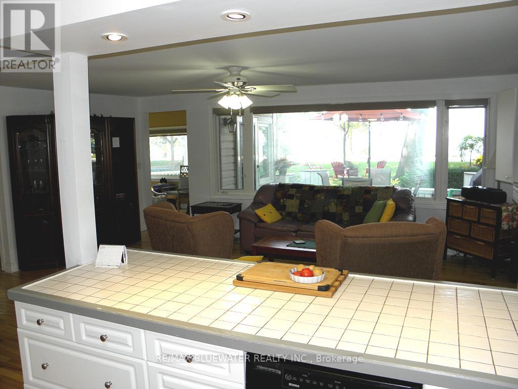 9714 LAKE ROAD - 19