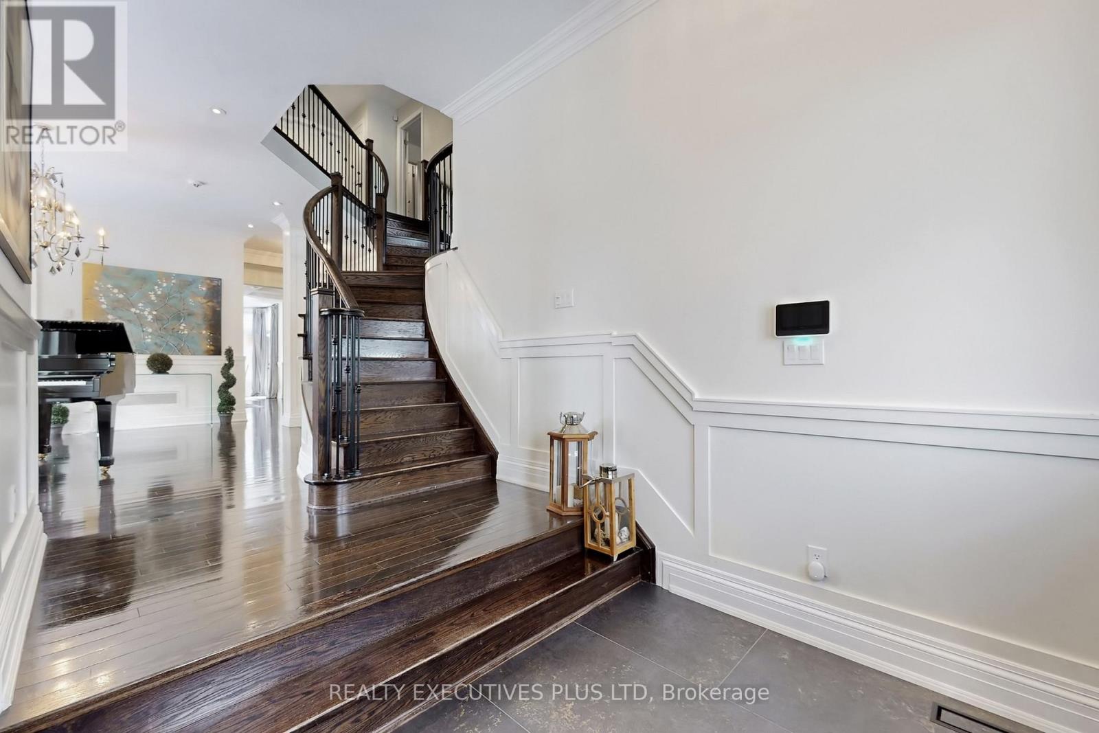 Elegant Foyer Entrance