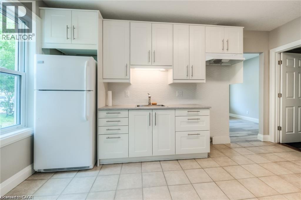 58 CEDAR Street N, Kitchener, Ontario, N2H2X1 — Photo 5