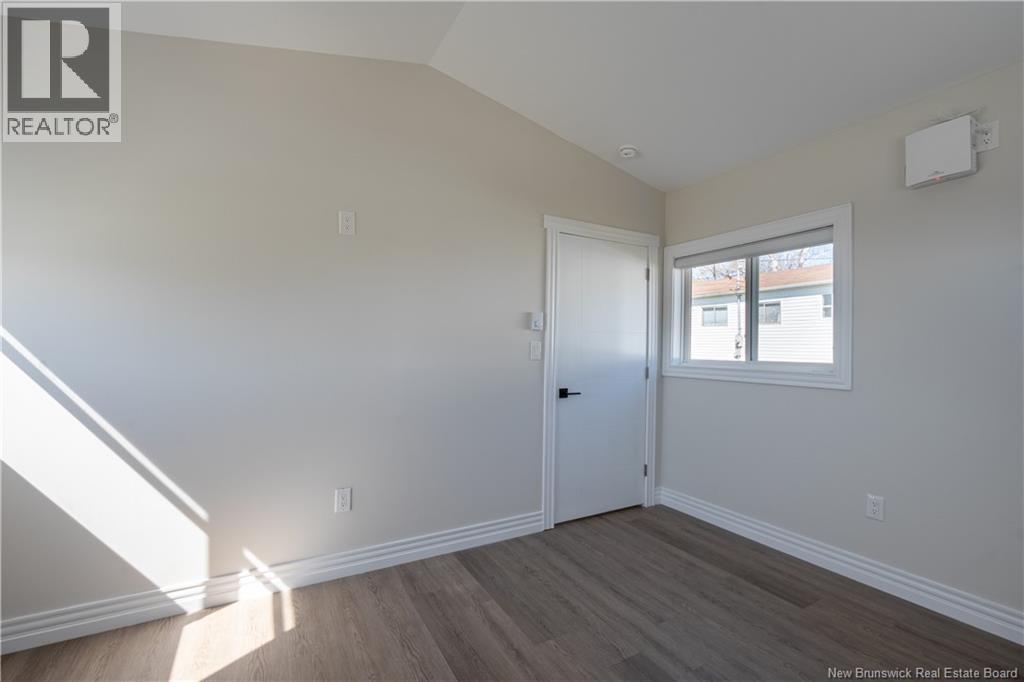 32 Carolyn Crescent - 10