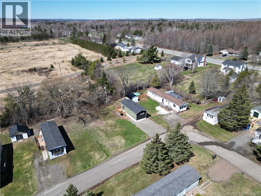 32 Carolyn Crescent - 14