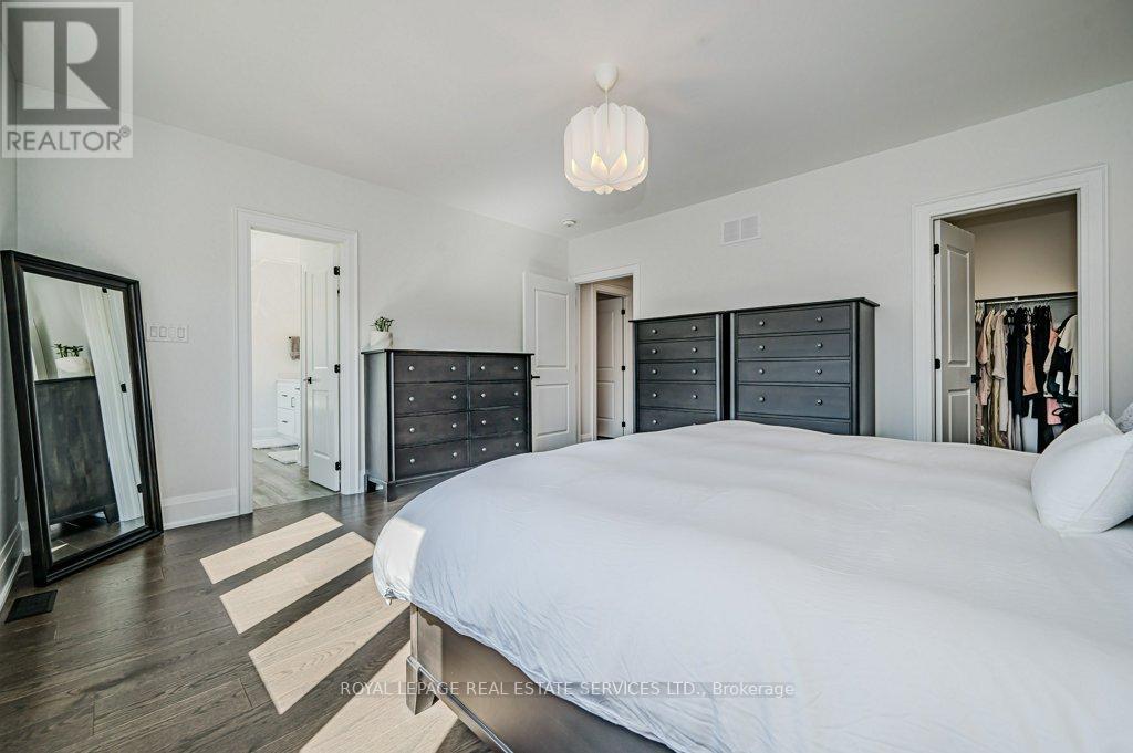 Primary Suite w/Walk-In Closet & Spa-Like Ensuite