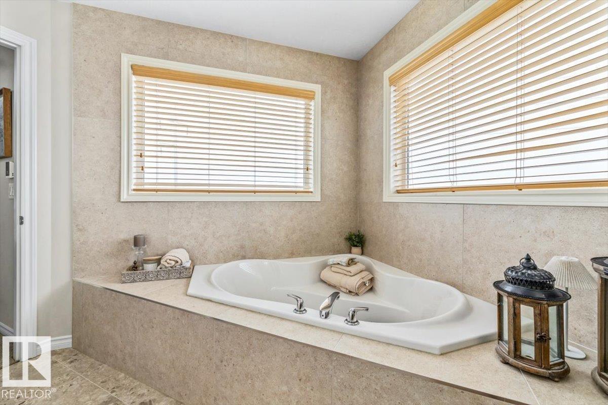 50 NAPOLEON CR, St. Albert