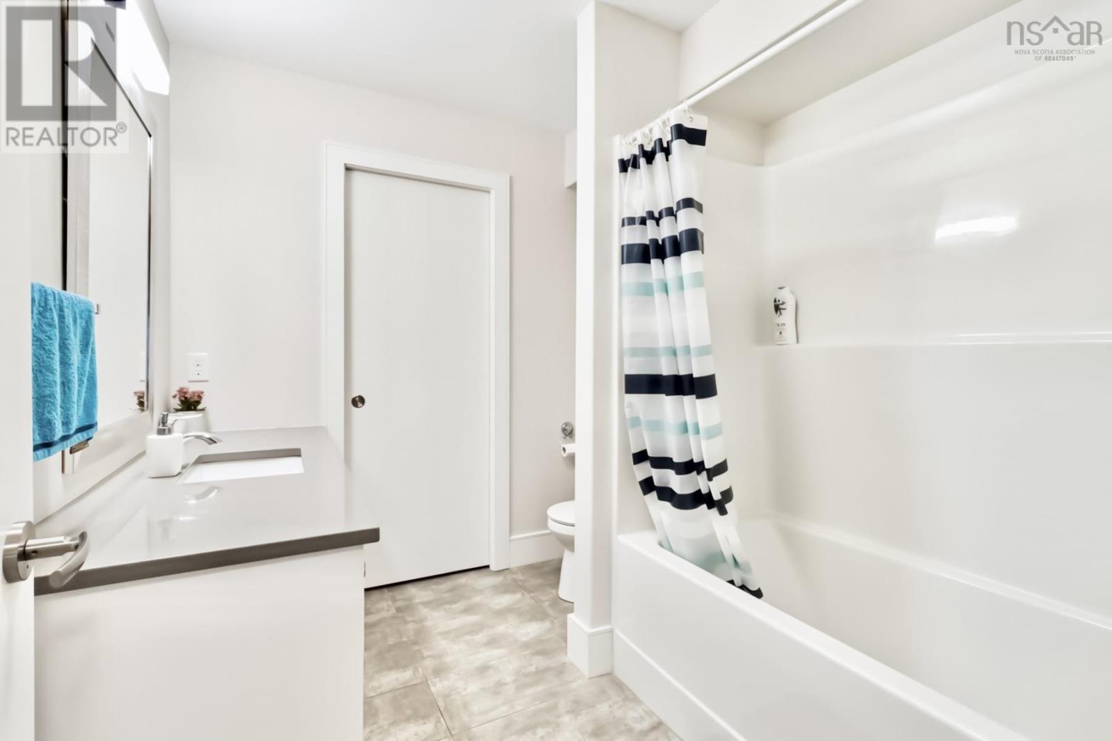 Property 24 of 26 of 65 Tilbury Avenue