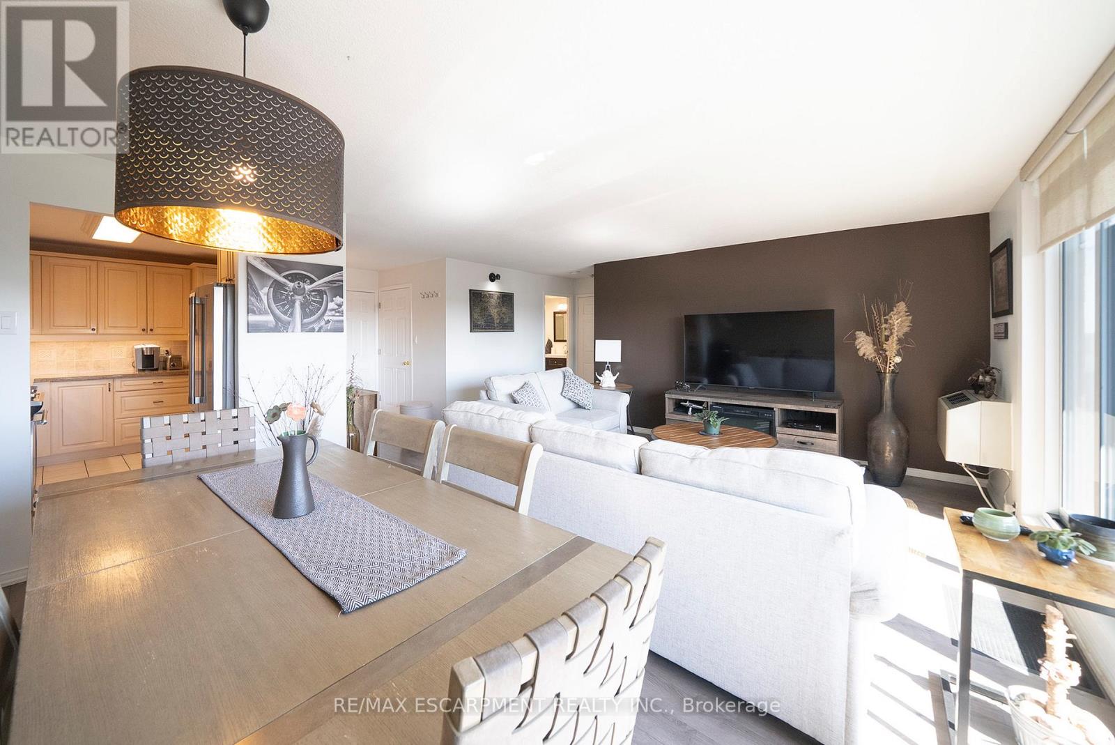 #715 9 BONHEUR COURT - 10