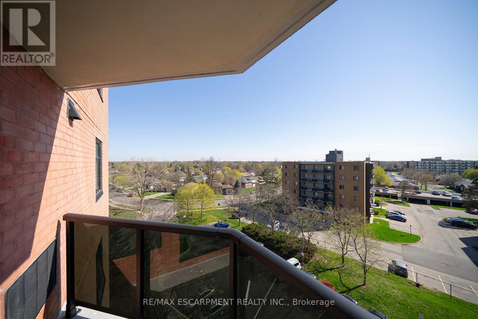 #715 9 BONHEUR COURT - 19