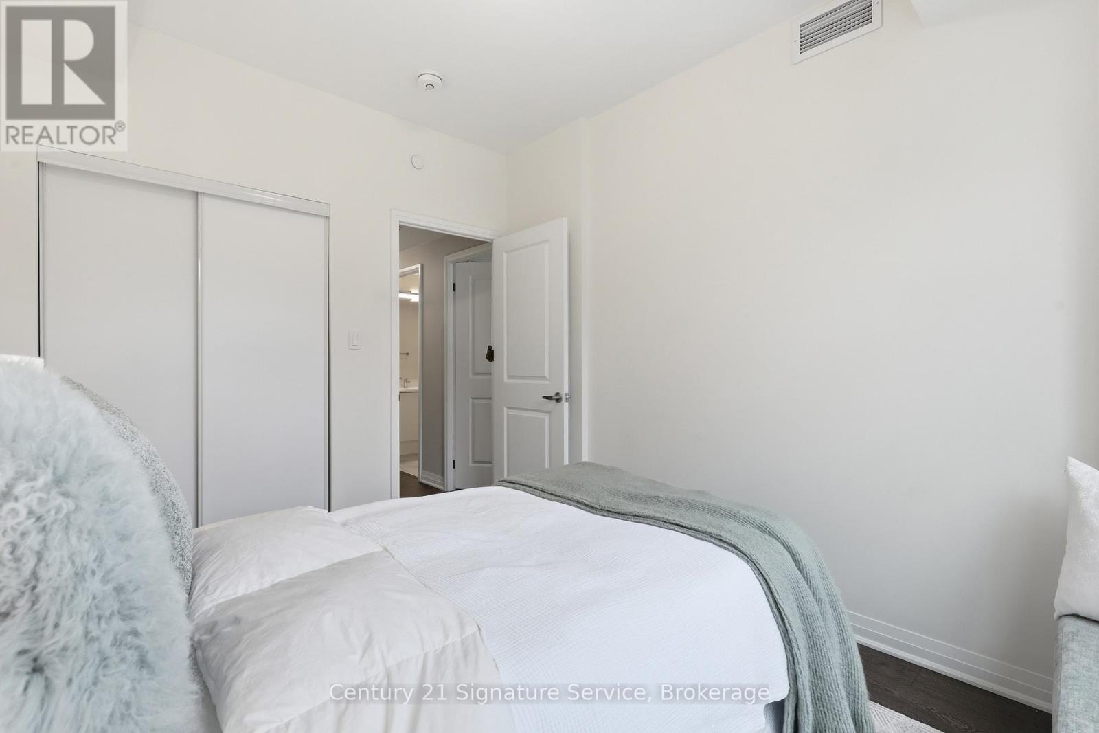 #2 1238 CAWTHRA ROAD - 18
