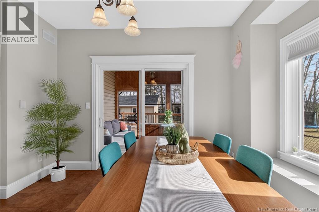 228 Lady Guinevere Street - 16