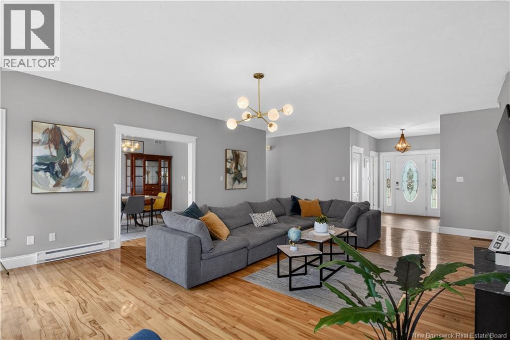 228 Lady Guinevere Street - 6