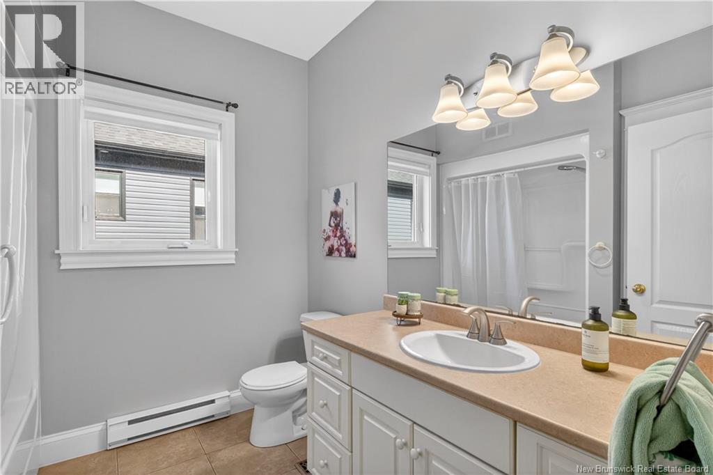 228 Lady Guinevere Street - 25