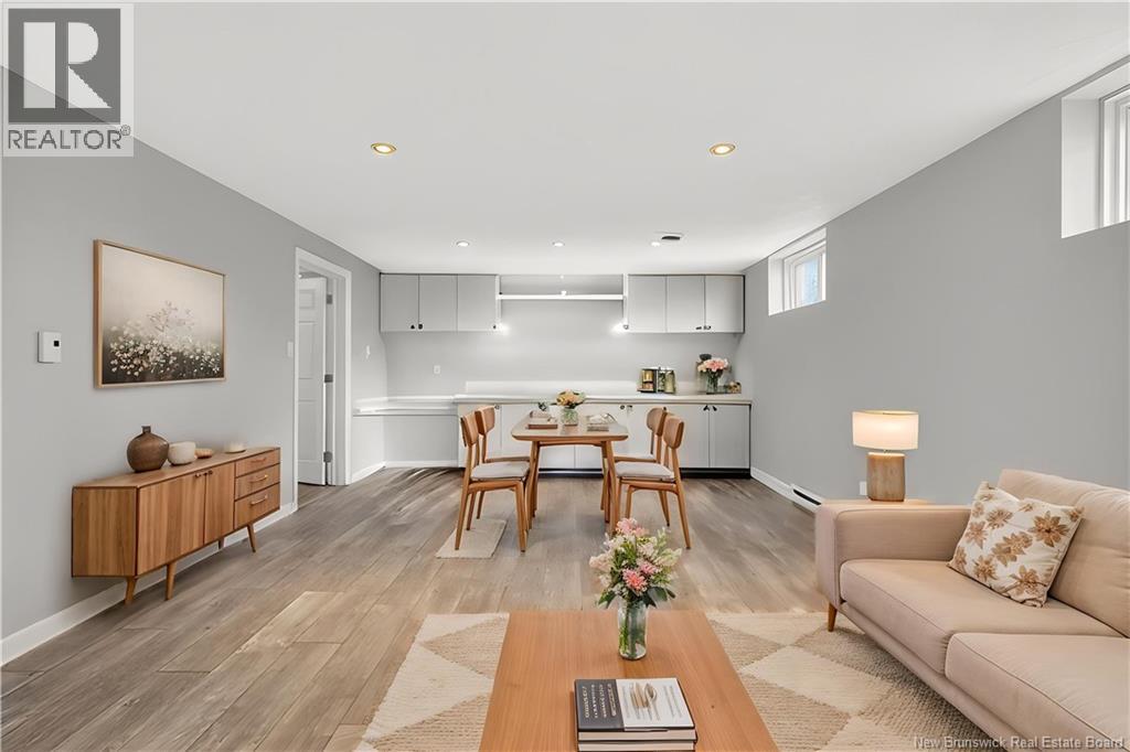 228 Lady Guinevere Street - 33