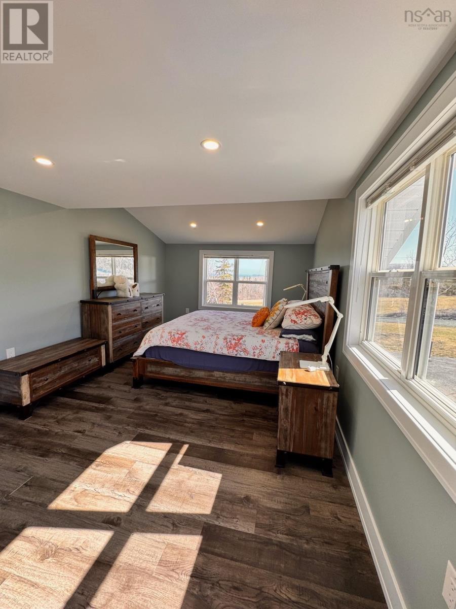 Property 42 of 49 of 3359 West Bay Rd