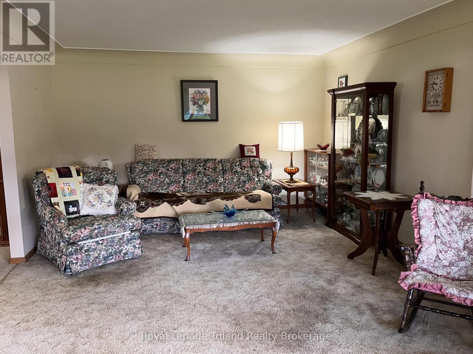 16 BROCK STREET W — photo 8