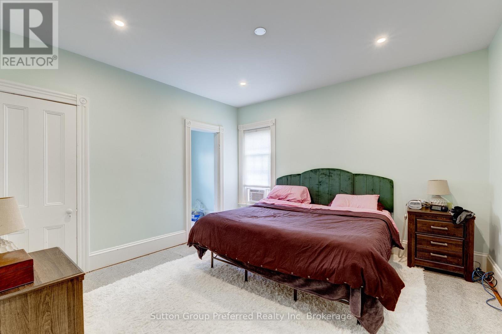 4 CLYDE STREET - 18