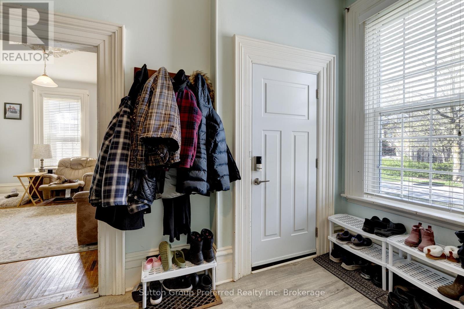 4 CLYDE STREET - 4