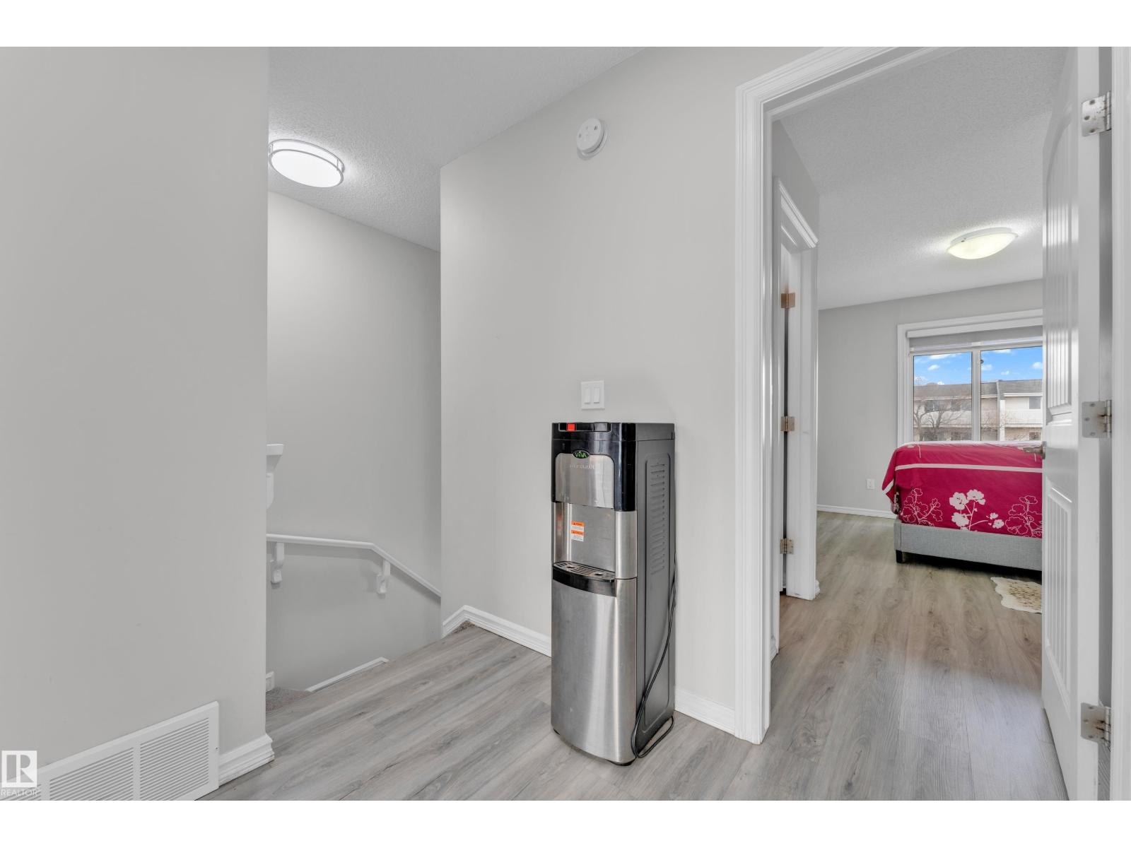 #61 215 SADDLEBACK RD NW, Edmonton