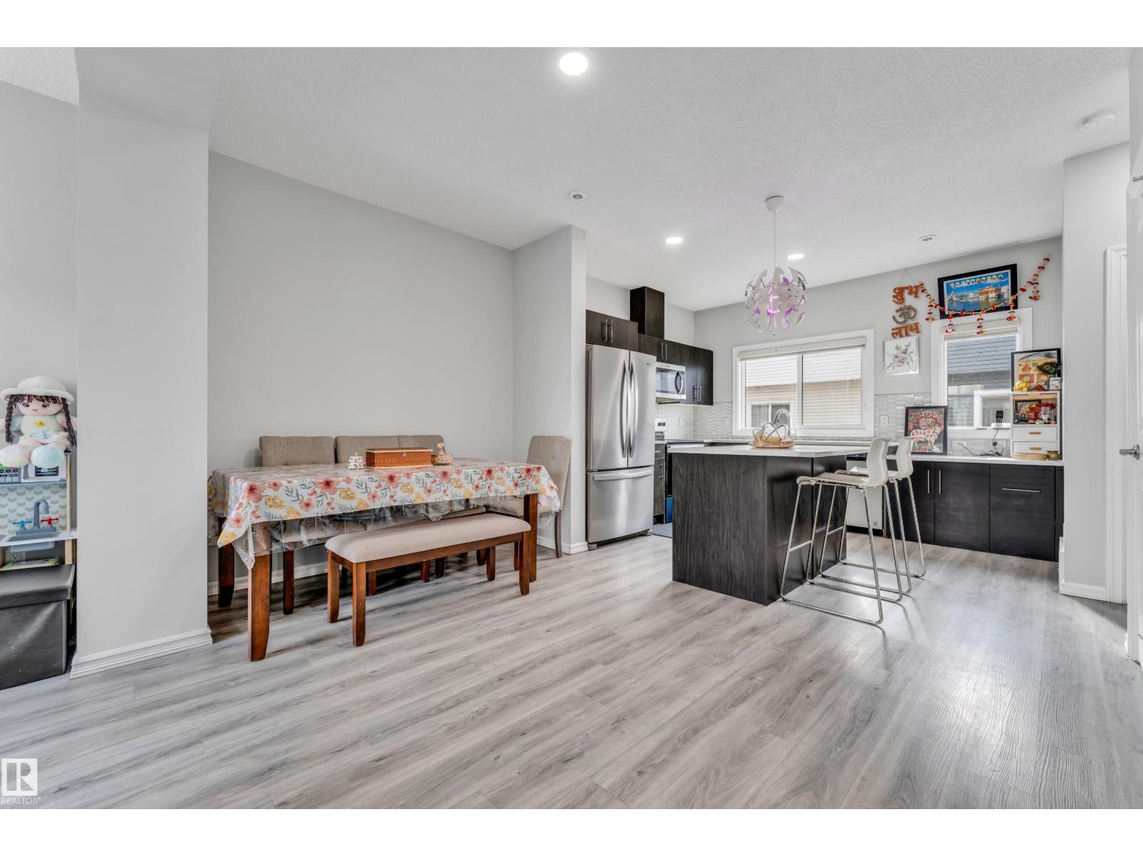 #61 215 SADDLEBACK RD NW, Edmonton