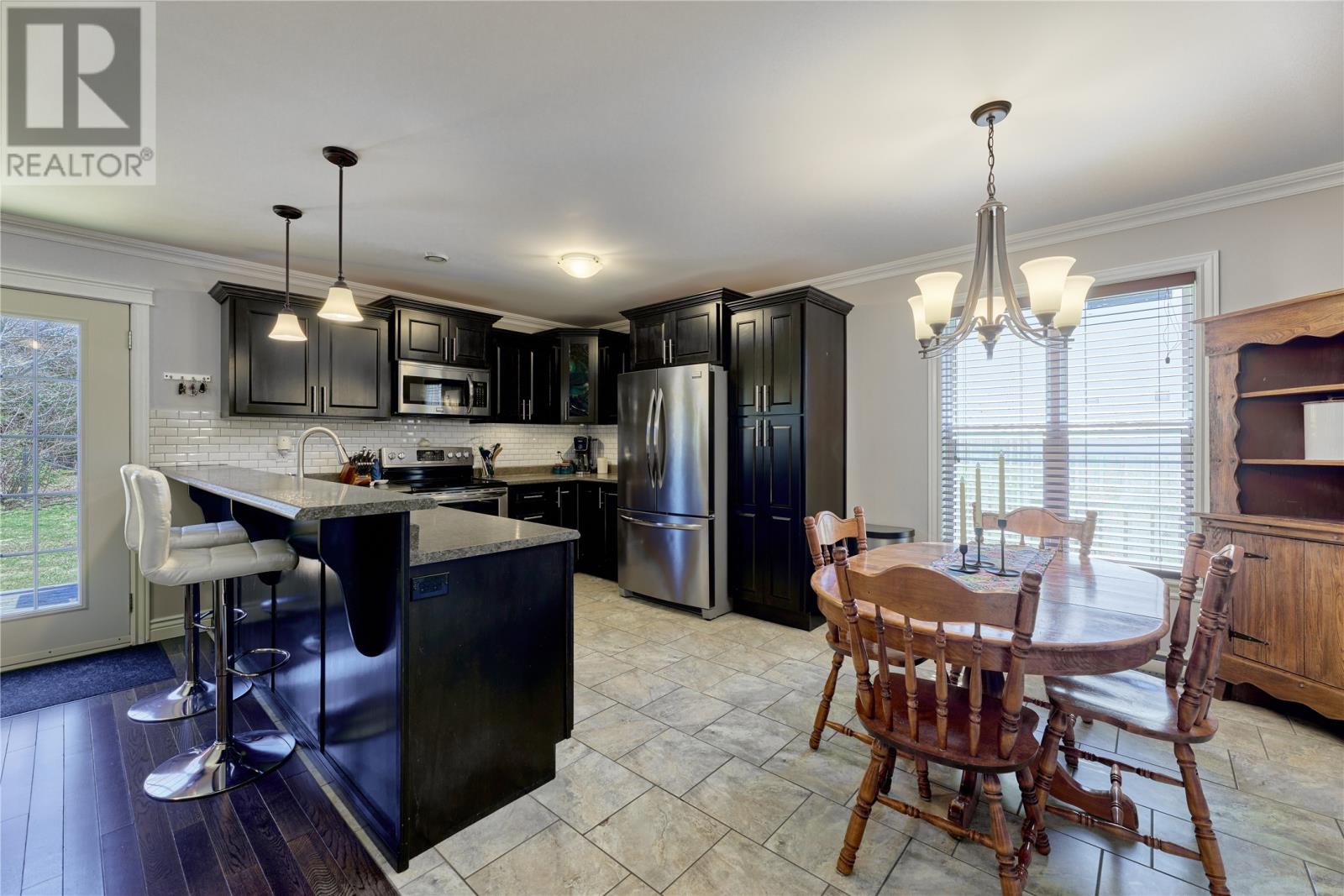 14 Scott's Road N - 10