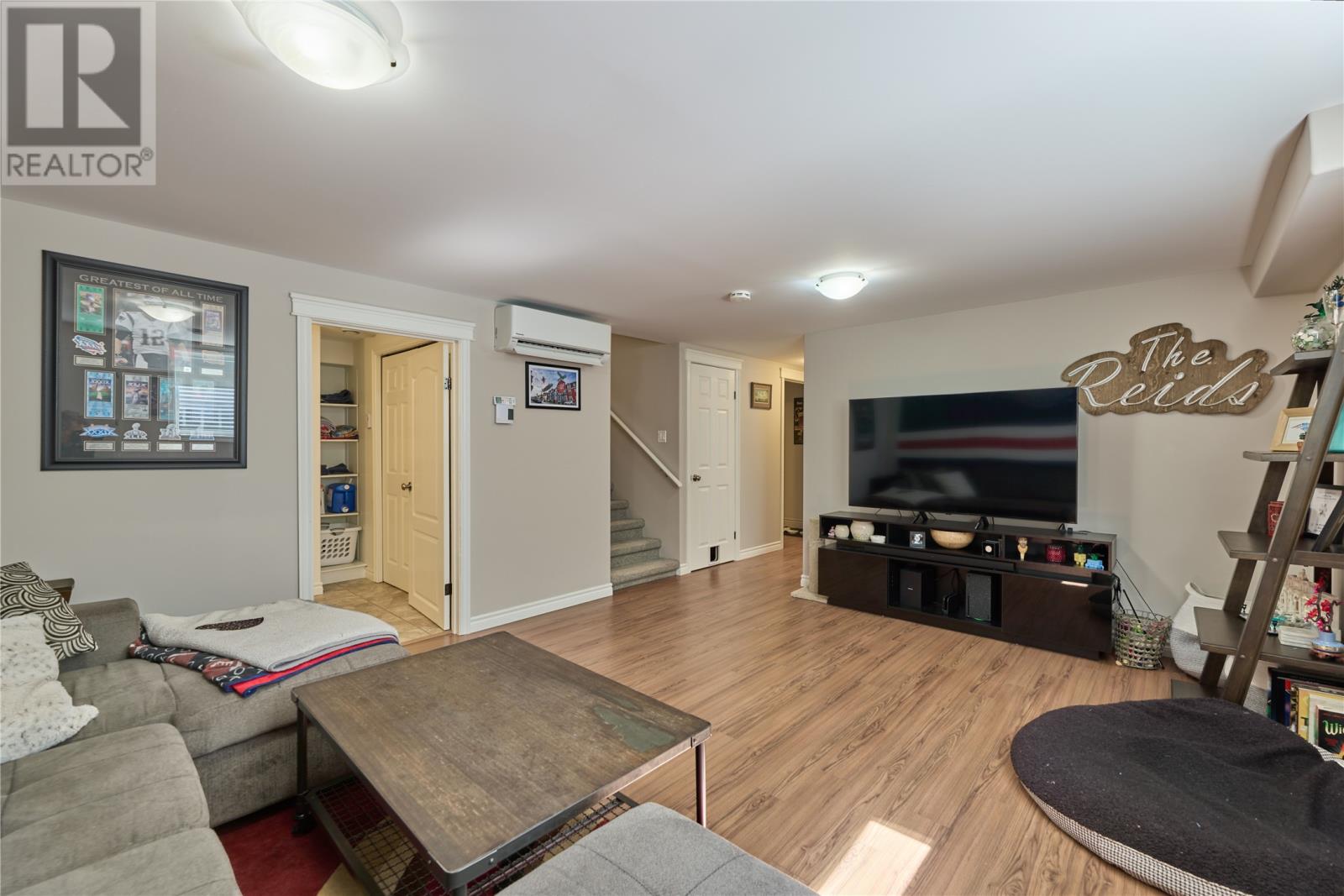 14 Scott's Road N - 25