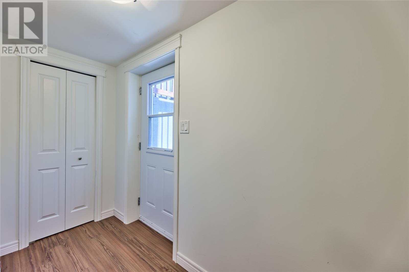 14 Scott's Road N - 29