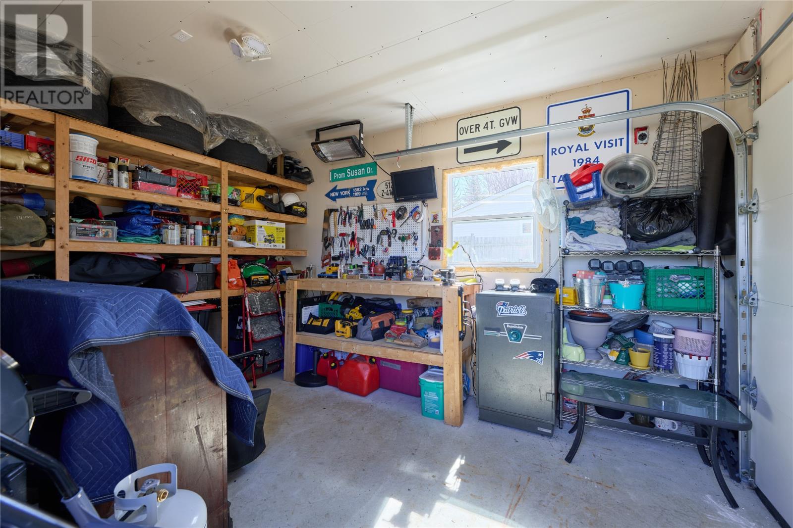 14 Scott's Road N - 33