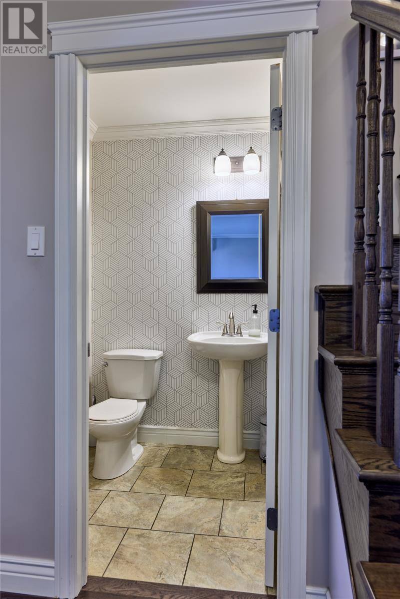 14 Scott's Road N - 7