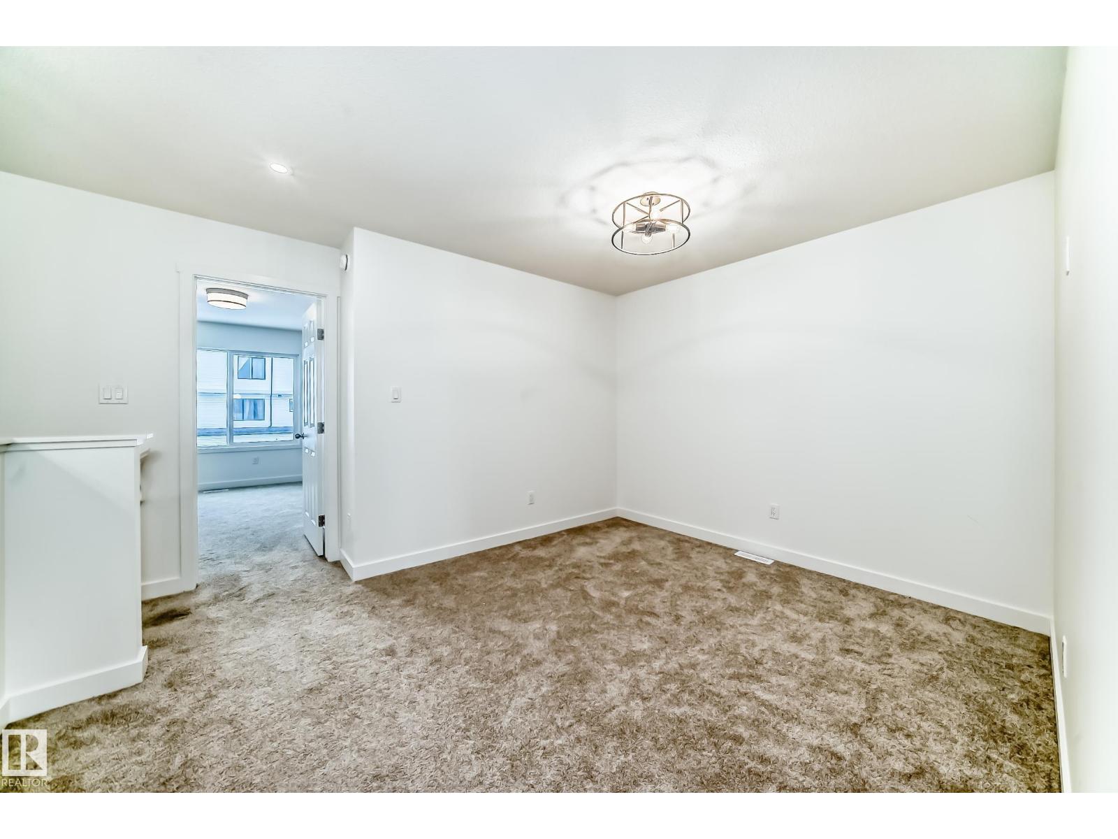 4611 177ave NW, Edmonton