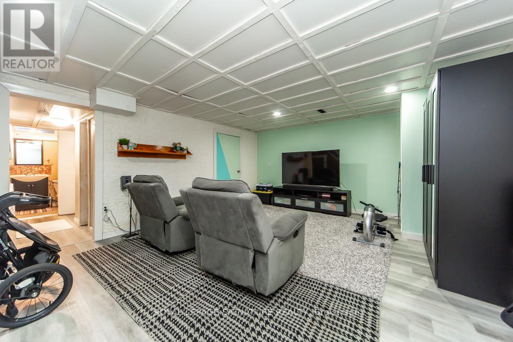 1499 FENELON CRESCENT - 20