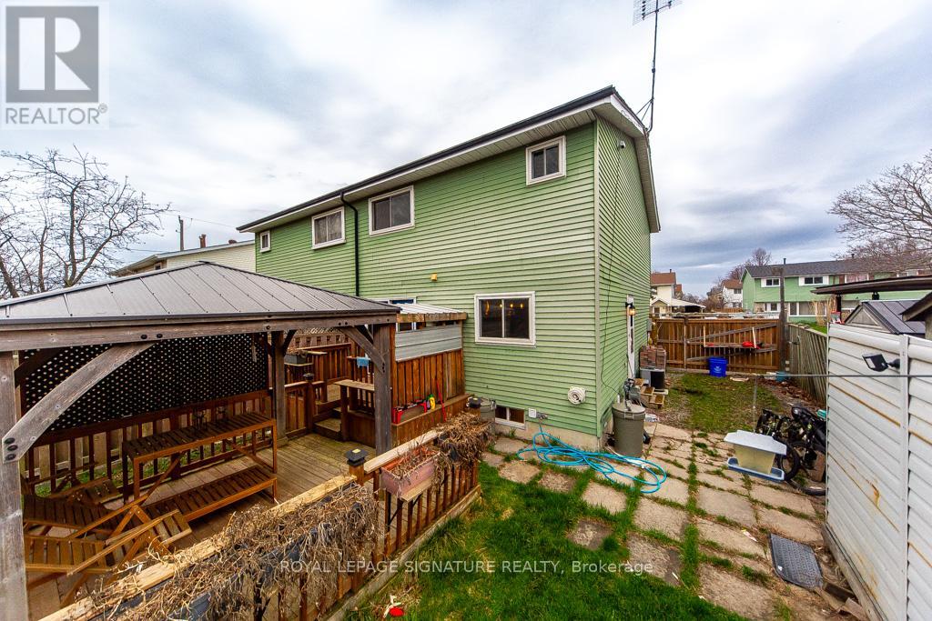 1499 FENELON CRESCENT - 29