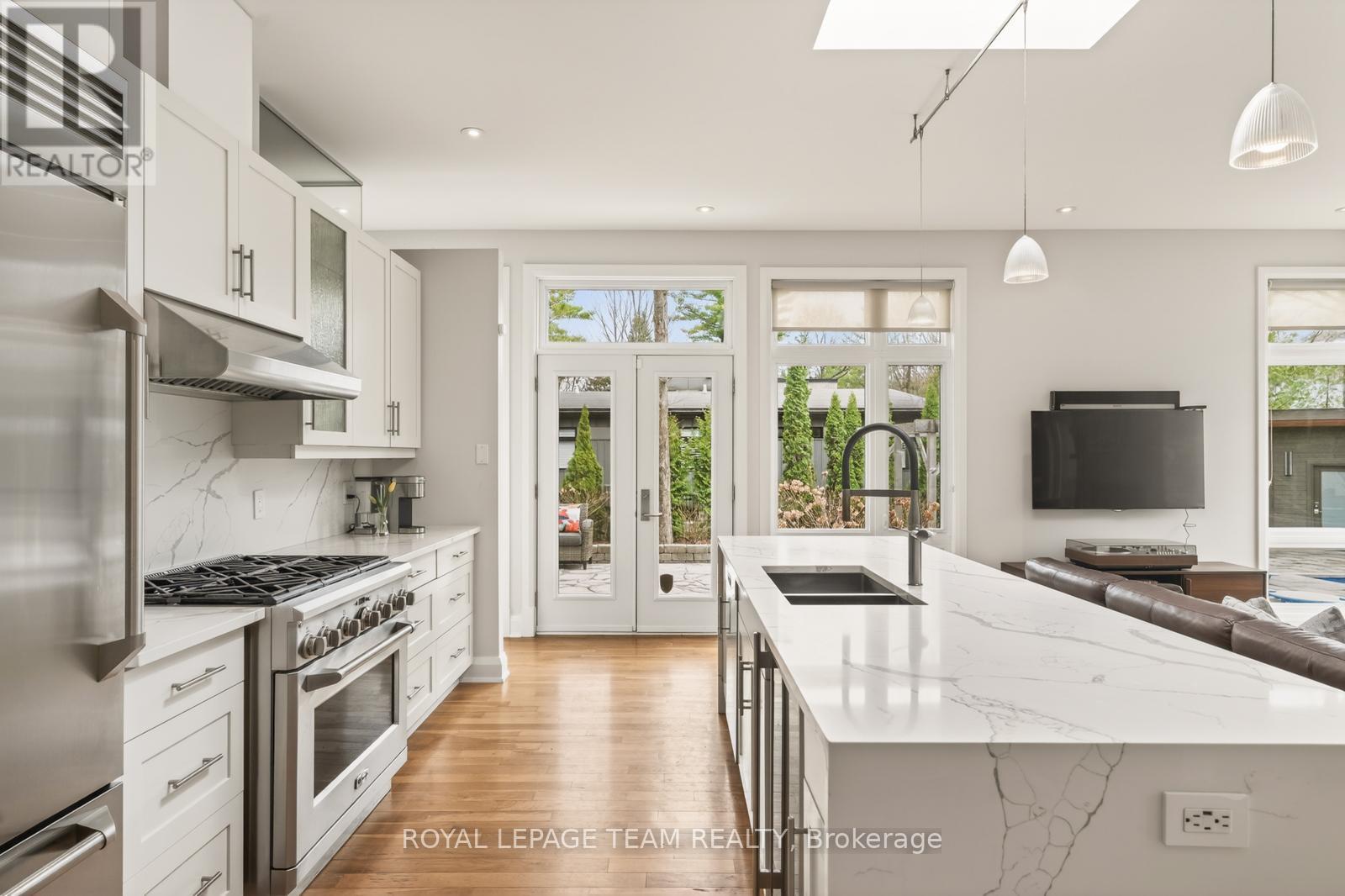 17 KAYMAR DRIVE - 14