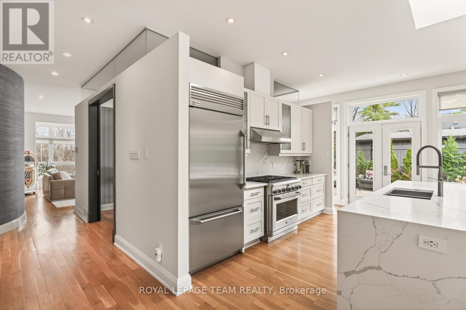 17 KAYMAR DRIVE - 15